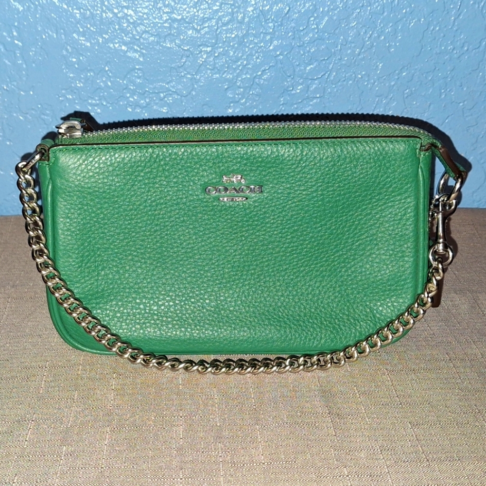Coach Nolita 19